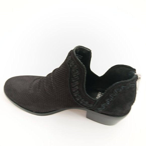 VINCE CAMUTO BLACK LEATHER BOOTIES SIZE 6.5M - Picture 16 of 16